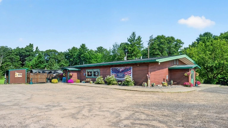 HSC-Established Northwoods Restaurant & Bar with Real Estate Included