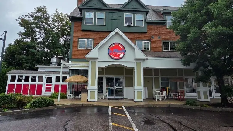 Turnkey Restaurant & Bar Opportunity – Fully Equipped