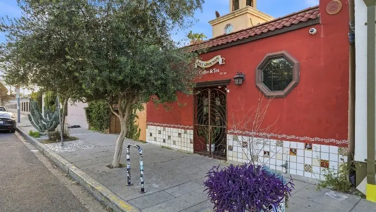 Mixed-use Property Occupied by a Café