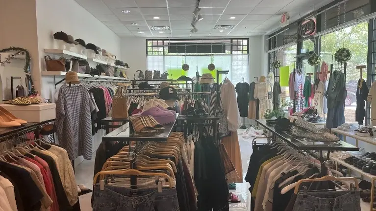 Keep or Convert! Prime location & Low rent Clothing store
