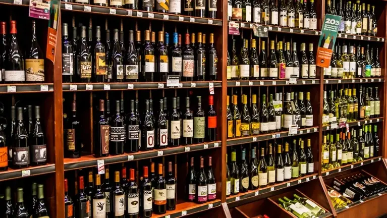 South Shore Country Store w/ Real Estate