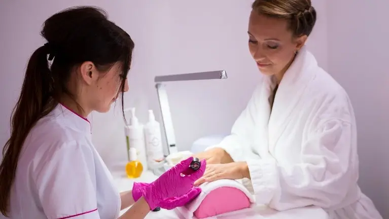 Full-Service Salon Offering Nails, Waxing & Tanning
